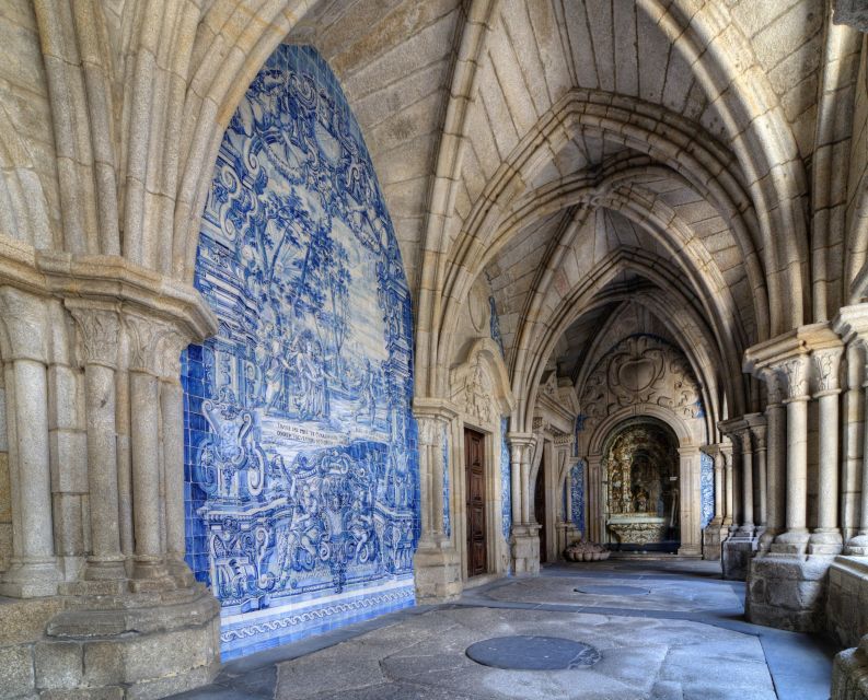 Porto Historic Centre: Private Walking Tour & Cathedral - Infante D. Henrique Square
