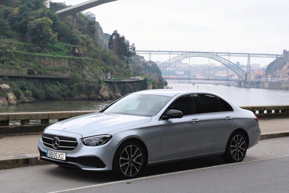 Porto: Luxury Sedan Car Transfer to Lisbon. - Key Points