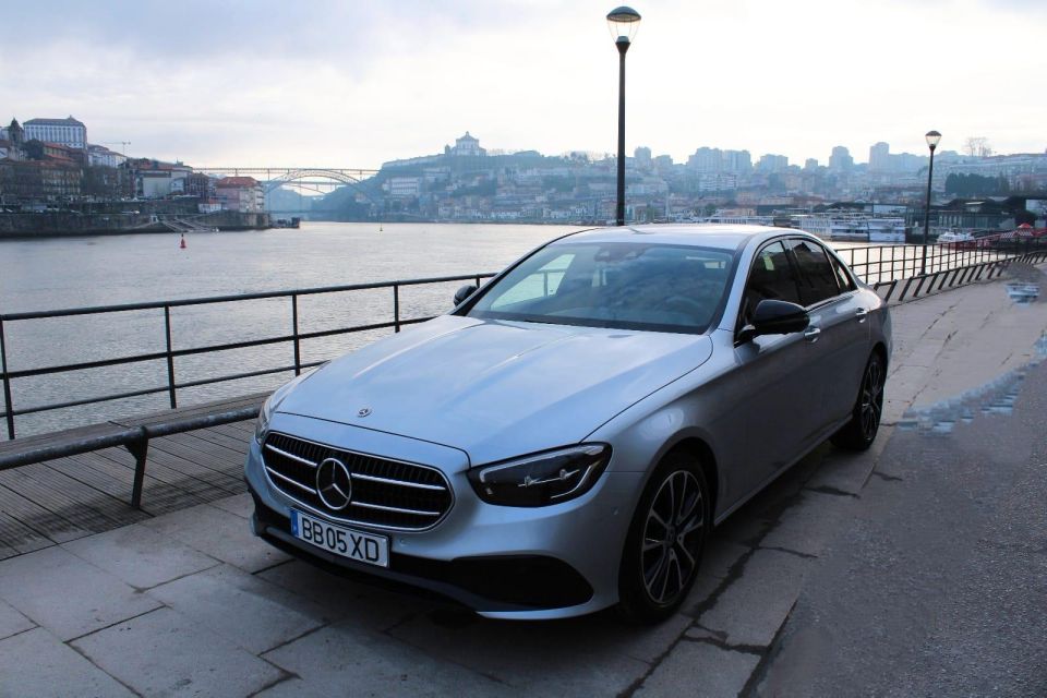 Porto: Luxury Sedan Car Transfer to Lisbon. - Vehicle Amenities