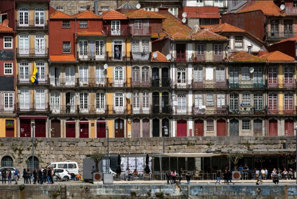 Porto Old Ribiera Wall Town Walking Tour - Historical Significance
