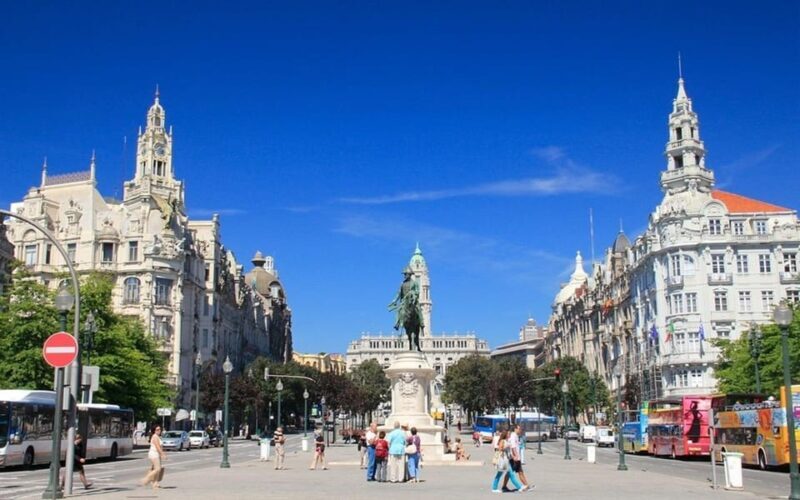 Porto: Private City Highlights Tour with Local Guide - Transportation and Group Details