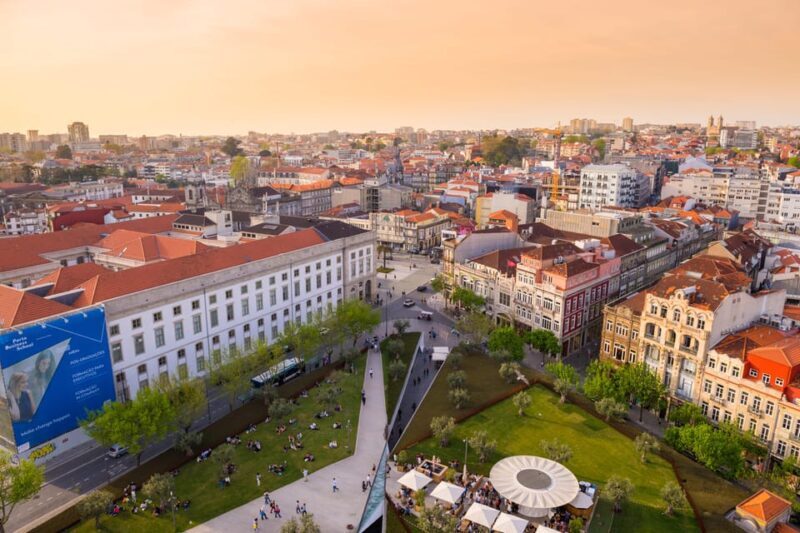 Porto: Private Sunset Walking Tour with Port Wine and Views - An Evening in Porto: What to Expect