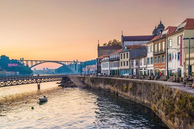 Porto Private Tour From Lisbon With Wine Tasting - Lunch Experience