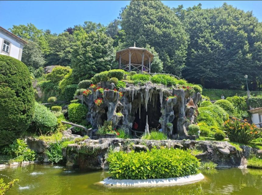 Porto: Private UNESCO Heritage Site Tour - Braga & Guimarães - Lunch and Free Time