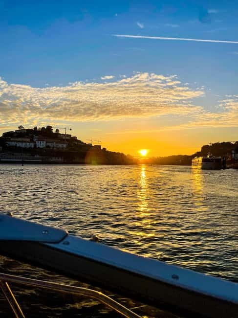 Porto: Private Yacth Cruise with Wine, Snacks & 6 Bridges - FAQs