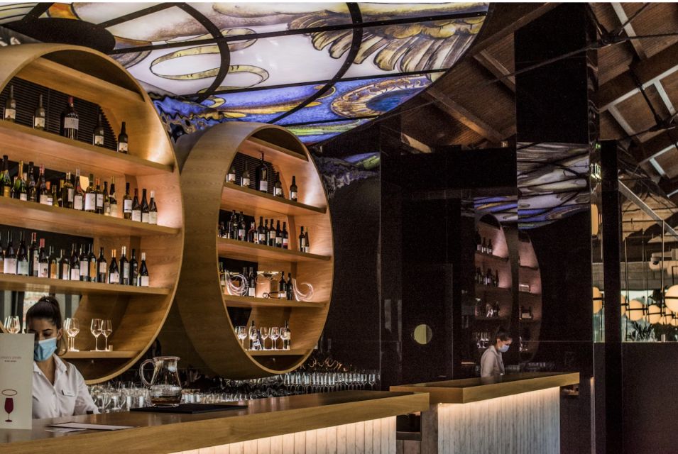 Porto: Pub Crawl With Shots and Drinking Games - Dress Code Requirements