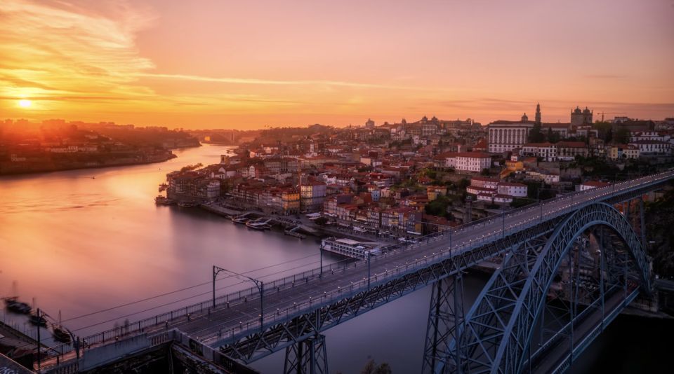 Porto: Pub Crawl With Shots and Drinking Games - Accessibility Features