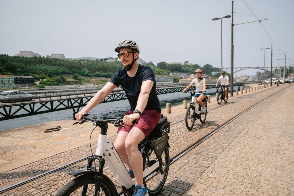 Porto Riverbank Tour on an E-Bike: Atlantic Coast, Gardens - Key Points