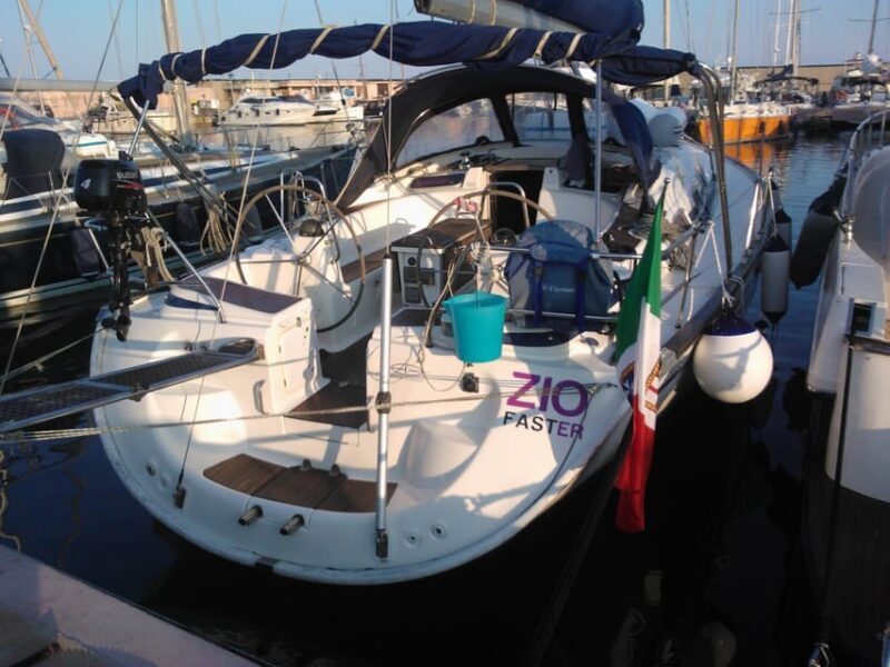 Porto San Paolo: Tavolara Island Sailboat Cruise with Lunch - An Introduction to the Experience