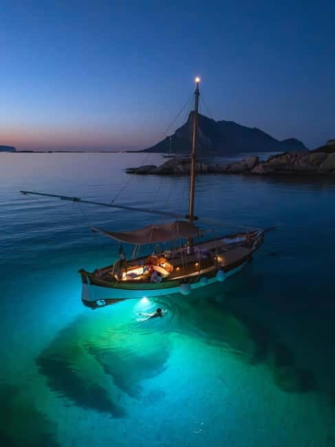 Porto San Paolo: Vintage Cruise Sunset Aperitif to Tavolara - What the Tour Is All About  