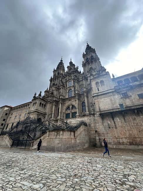 Porto: Santiago de Compostela and Valença Day Trip - The Itinerary: A Close Look at What You’ll Experience