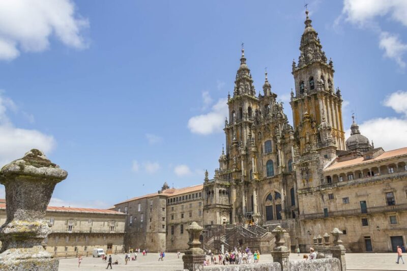 Porto: Santiago De Compostela and Valença Do Minho Day Tour - Caminhos De Santiago (St. James Way)