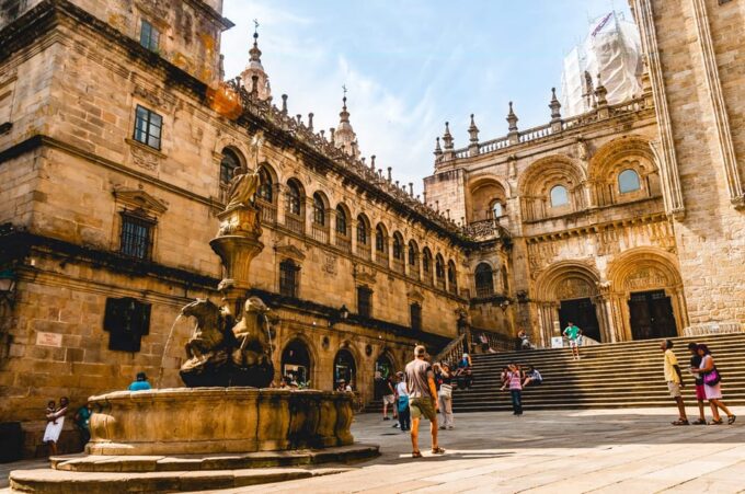 Porto: Santiago De Compostela and Valença Do Minho Day Tour - Tour Inclusions and Restrictions