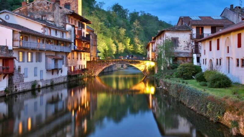 Porto: Santiago De Compostela & Viana Do Castelo Tour - Itinerary Highlights