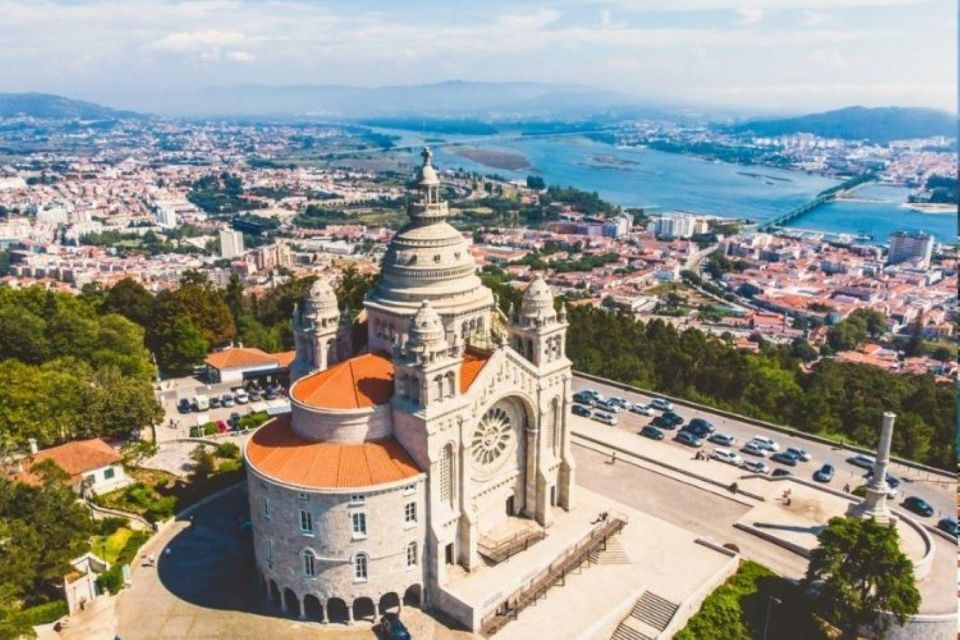 Porto: Santiago De Compostela & Viana Do Castelo Tour - Discover Viana Do Castelos Historic Center