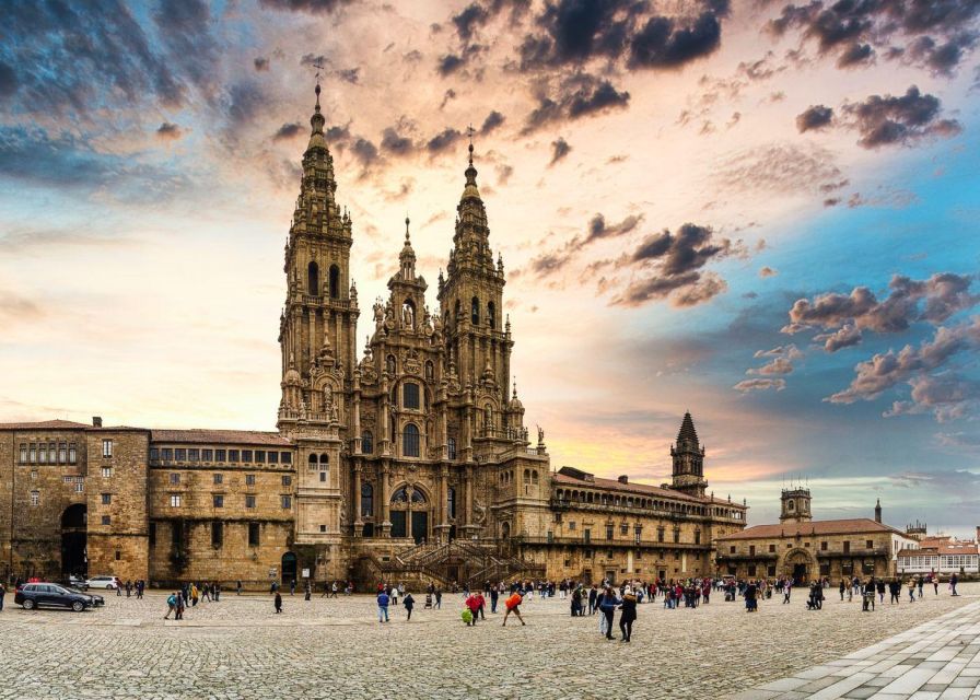 Porto: Santiago De Compostela & Viana Do Castelo Tour - Tour the Castle of Santiago Da Barra