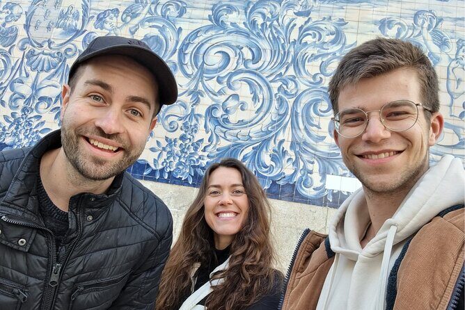 Porto Scavenger Hunt and Sights Self-Guided Tour - Key Points