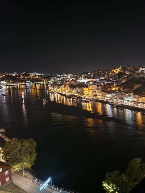 Porto: Sightseeing Tour - Themes and Stories Beyond the Landmarks