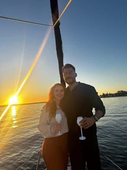 Porto Sunset: Sailboat Tour with Welcome Drink and snacks - The Itinerary in Detail