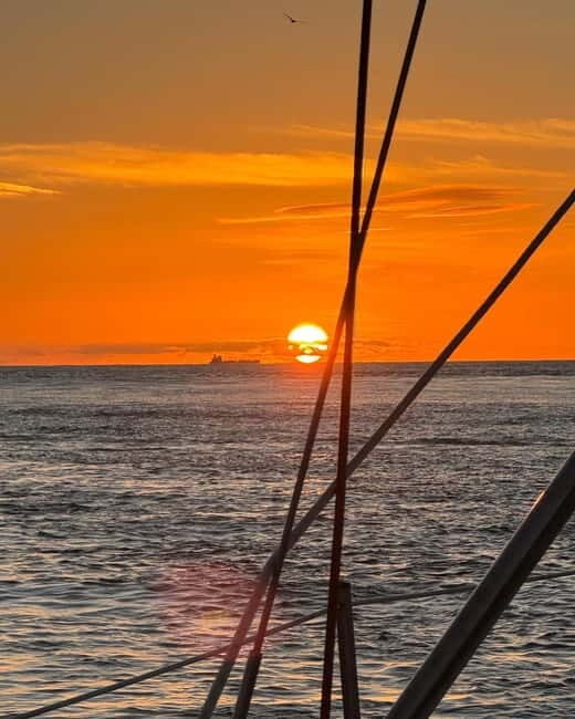 Porto Sunset: Sailboat Tour with Welcome Drink and snacks - FAQ