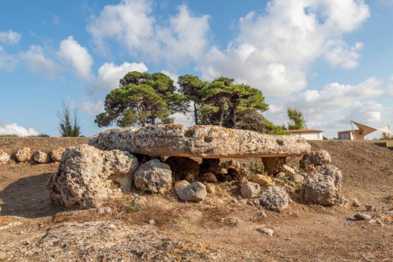 Porto Torres: Monte D'accoddi & Su Crucifissu Mannu - Availability