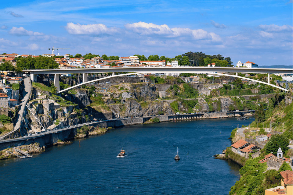 Porto Tour: A tour, a thousand stories in Tuk Tuk - 3h - Discovering Porto in a New Way: The Experience Breakdown