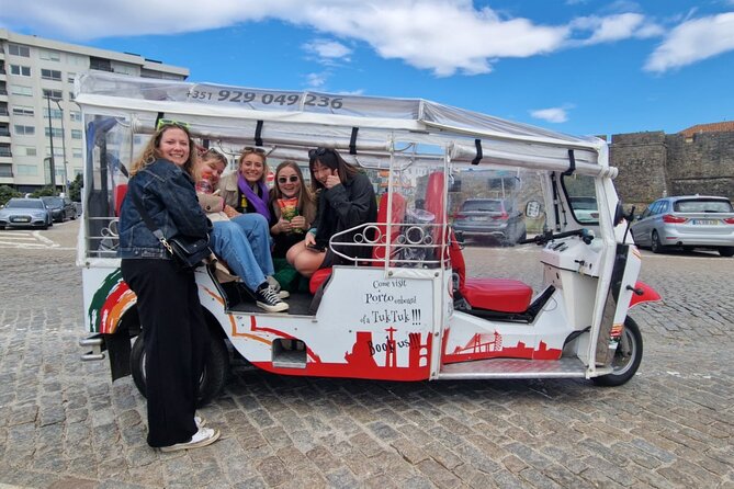 Porto: Tuk Tuk Adventure Tours Old Town 1h - Meeting and End Points