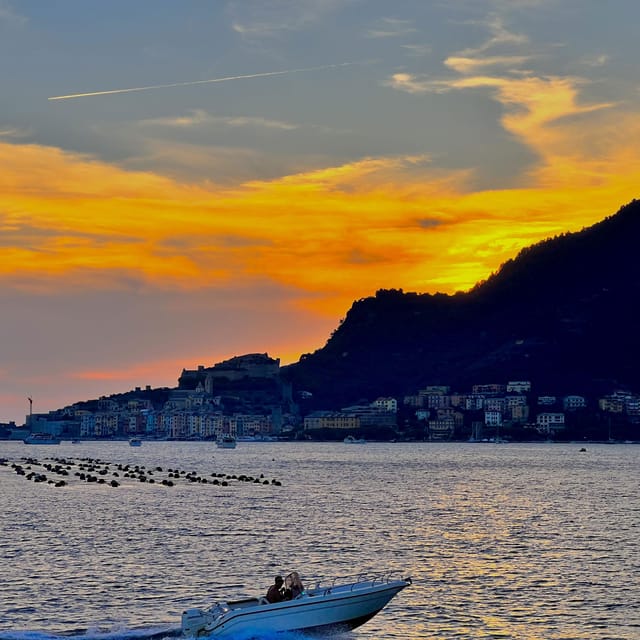 Porto venere and Cinque Terre : boat tour with aperitif and lunch - Key Points