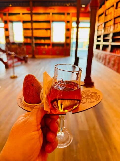 Porto: Walking Tour of Douro's 2 Riversides w/ Wine Tasting - Modern Art and Classic Lore