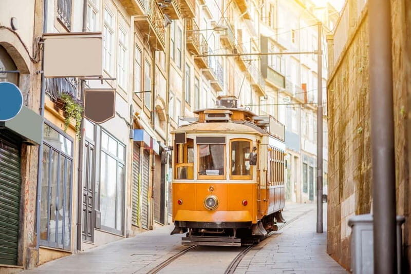 Porto Walking Tour with Fado Show (small groups) - Key Points
