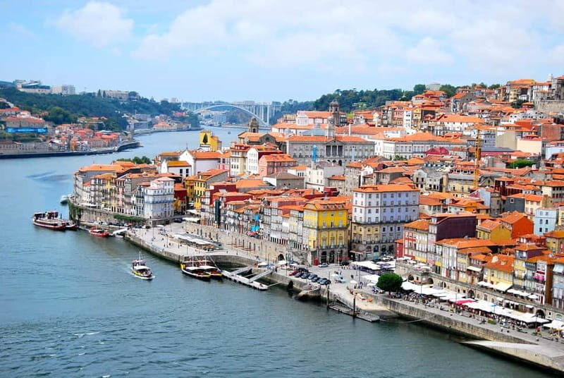 Porto Walking Tour with Fado Show (small groups) - Group Size, Timing, and Accessibility