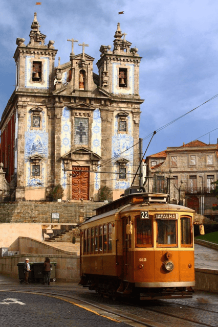 Porto: Wine Tasting With Snack Walking Tour - A Closer Look at What You Can Expect