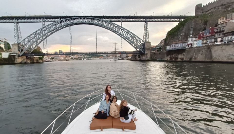 Porto:Douro River 6 Bridges Tour Amazing Yatch With Cocktail - Panoramic Views of Porto