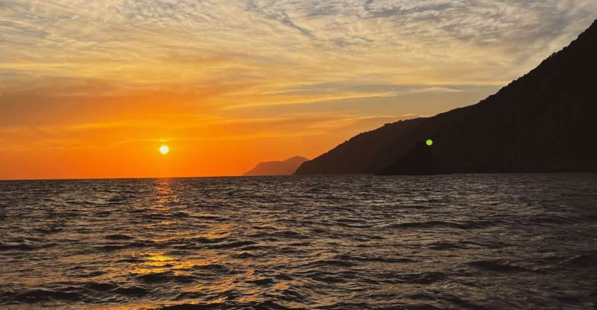 Portovenere: Palmaria Island & Lord Byron Cave Sunset Cruise - Booking and Cancellation Policies