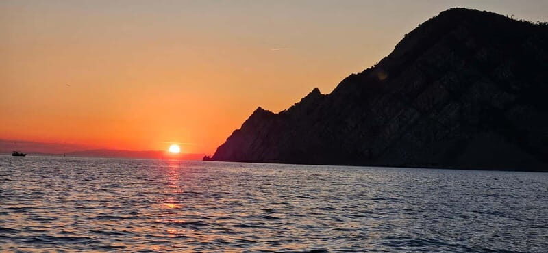 Portovenere: Sunset Boat Tour with Aperitivo - Who Will Love This Tour?