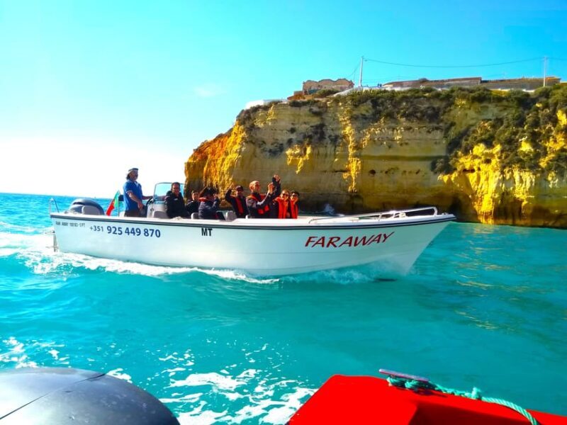 Portugal: Passeio 2 horas de Barco a Gruta de Benagil - Discovering the Algarve Coast with the Faraway Boat