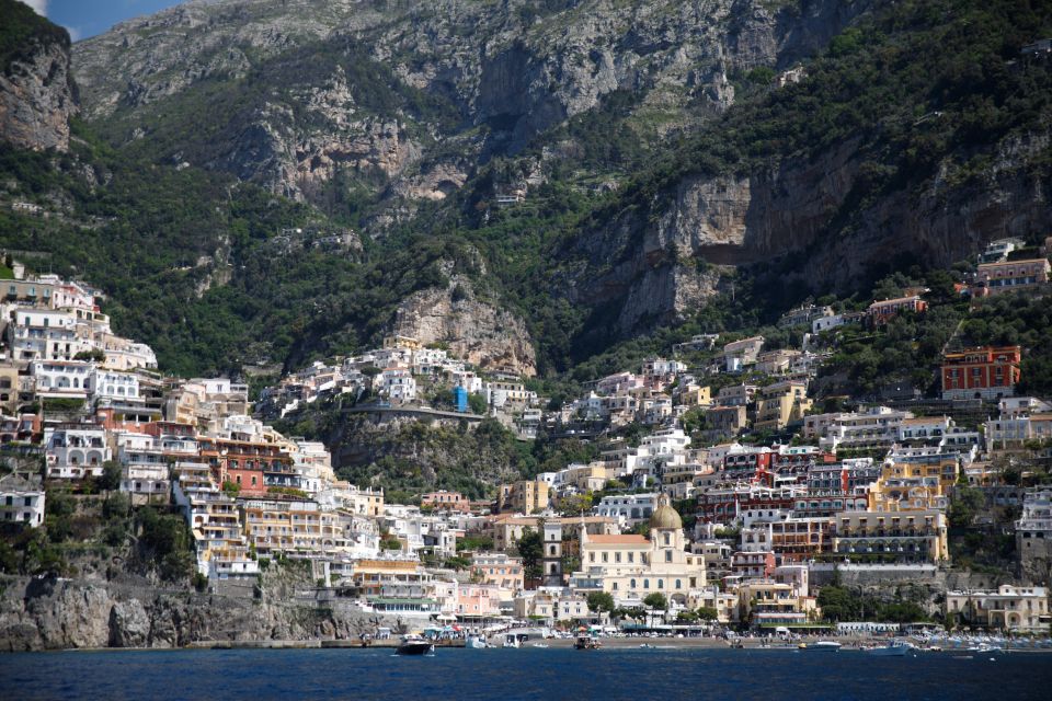 Positano: Amalfi Coast Boat Tour With Fishing Village Visit - Languages and Features