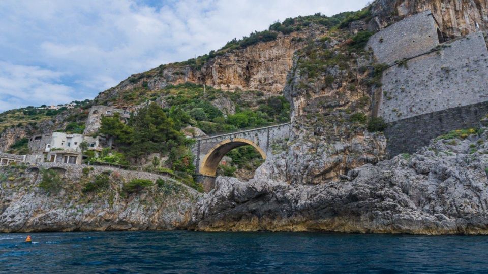 Positano: Amalfi Coast Group Guided Boat Tour With Prosecco - Key Points