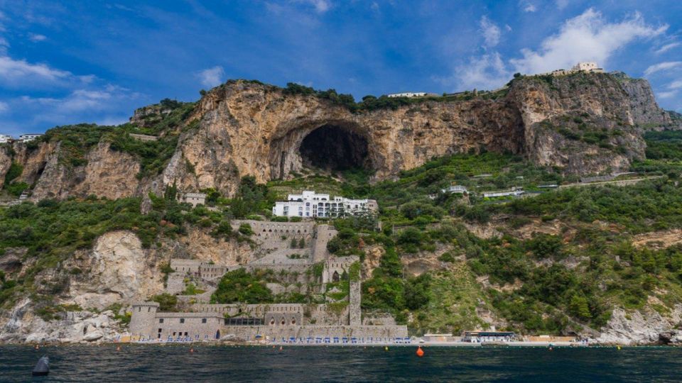 Positano: Amalfi Coast Group Guided Boat Tour With Prosecco - Meeting Point