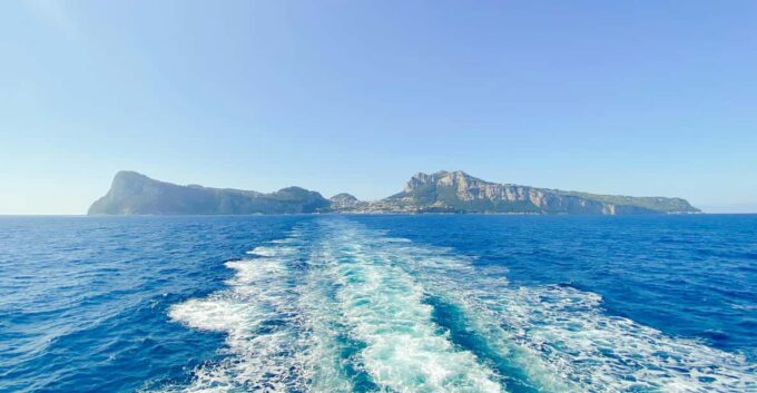 Positano: Capri and Blue Grotto Shared Boat Tour With Drinks - Booking and Cancellation Policy