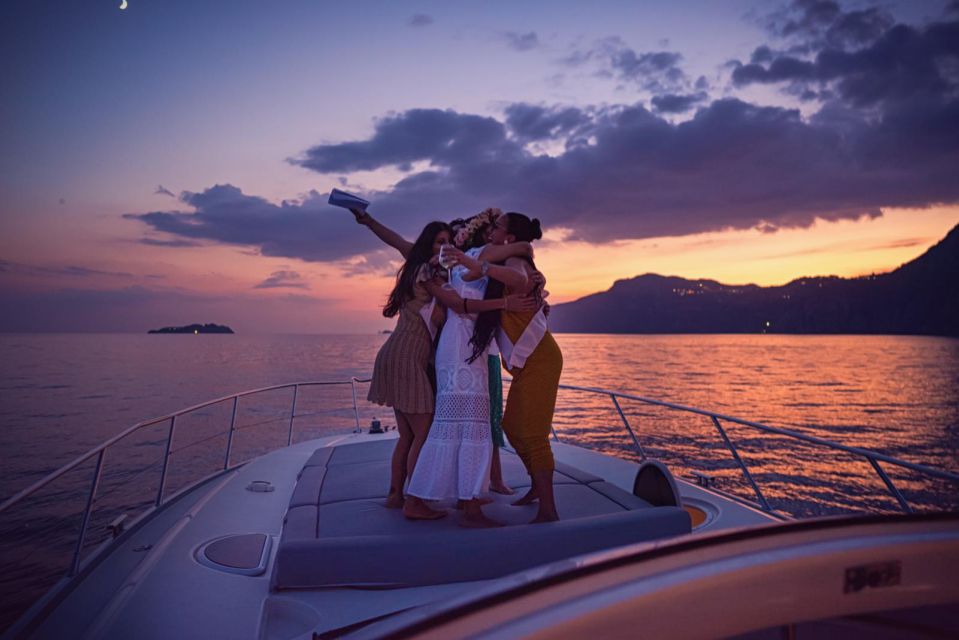Positano: Shared Sunset Cruise - Inclusions and Amenities