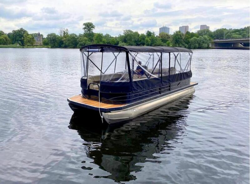 Potsdam: Rent a License-Free Boat for up to 14 PAX - Exploring Potsdams Sights