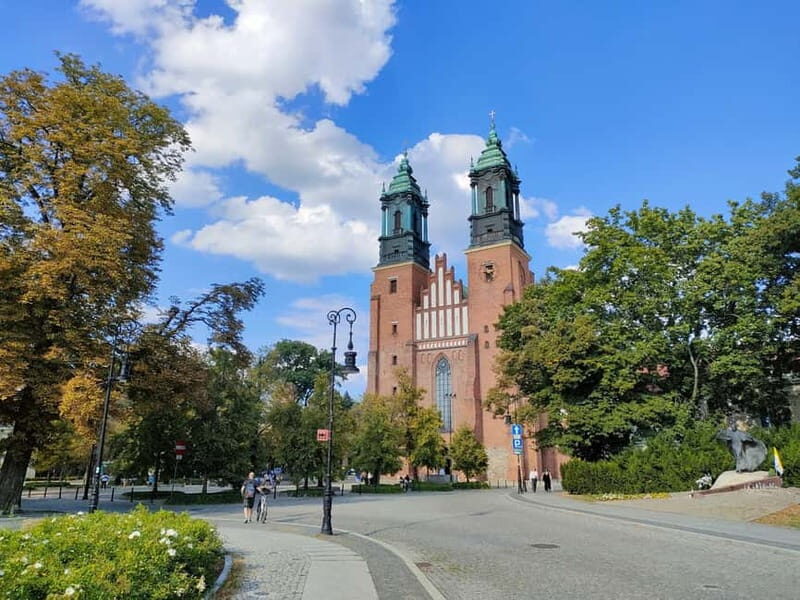 Pozna: Bike Tour of Top Highlights with a Local Guide - An Authentic Way to Discover Pozna