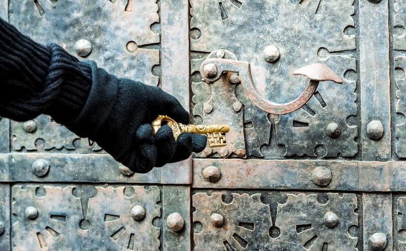 Poznan: Spy-Themed Walk & Game with Host/Guide - Exploring Poznan with a Spy-Themed Walk & Game