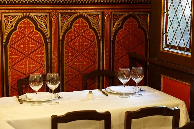 Prado Museum Tour & Lunch at the Oldest Restaurant in the World - Literary Quarter Exploration