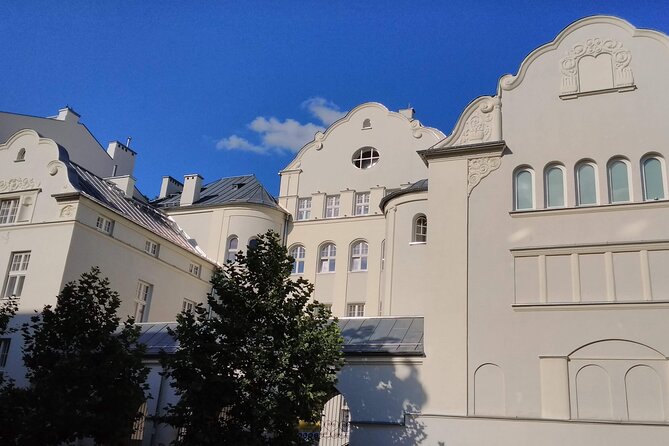 Praga (Warsaw) Small-Group Guided Walking Tour - Antique Shops and 19th-Century Tenements