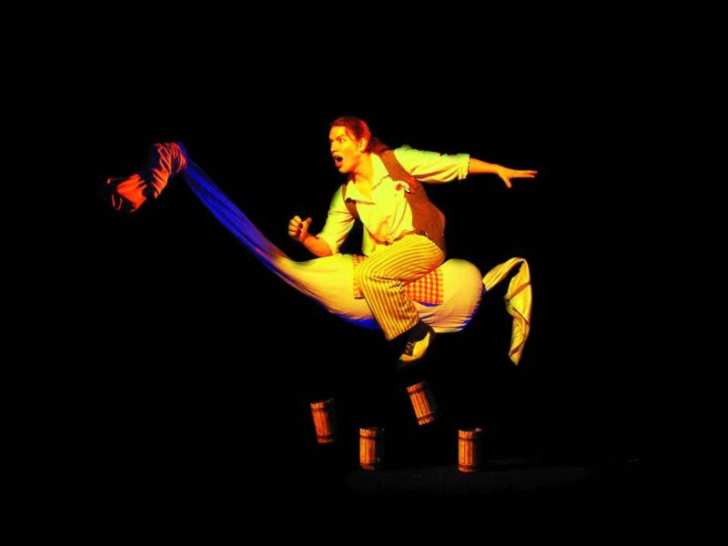 Prague: 1.5-Hour Black Light Theater Srnec Performance - Performance Highlights