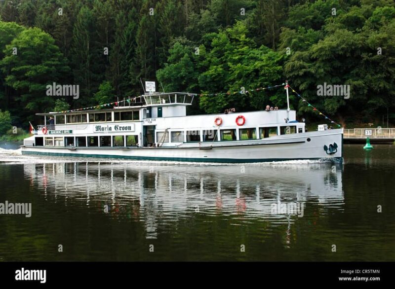 Prague: 2-Hour Historic Boat Cruise With Delicious Lunch - Included Experiences
