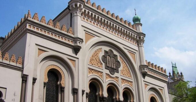 Prague: 2-Hour Old Town and Jewish Ghetto Walking Tour - Starting Point and Meeting