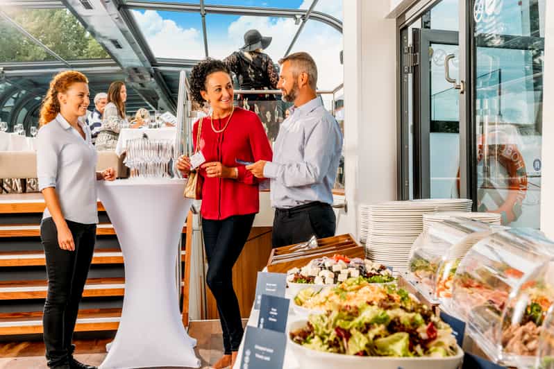 Prague: 2-Hour Walking Tour and Boat Cruise With Lunch - Highlights of the Itinerary